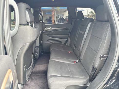 Used 2017 Jeep Grand Cherokee Laredo w/ Quick Order Package 2BE RWD image 23