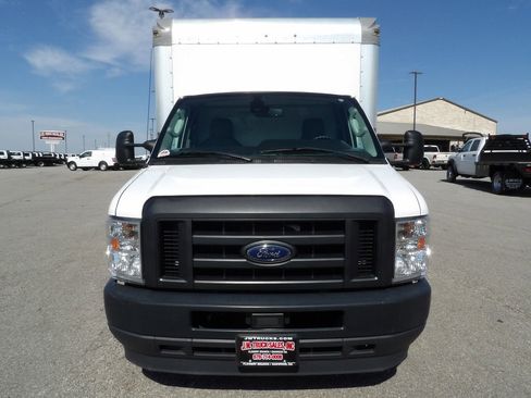 Used 2021 Ford E-350 and Econoline 350 Super Duty image 12