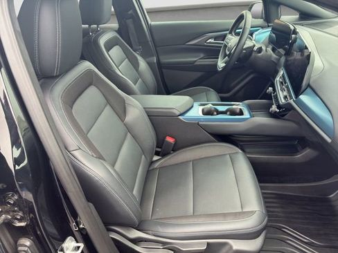 Used 2024 Chevrolet Equinox EV LT image 9