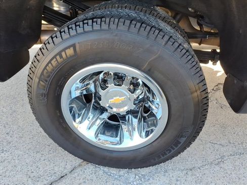 Used 2025 Chevrolet Silverado 3500 LT image 14