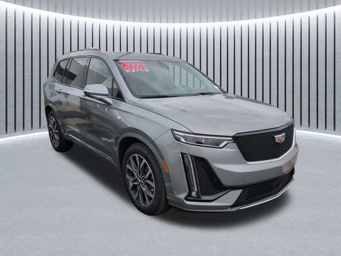 Certified 2023 Cadillac XT6 Sport w/ Platinum Package AWD/4WD image 3