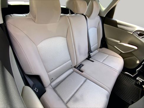Used 2024 Kia Soul LX w/ Option Group 015 FWD image 18