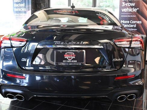 Used 2022 Maserati Ghibli Modena Q4 AWD/4WD image 13