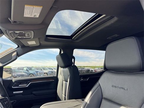 New 2026 GMC Sierra 1500 Denali w/ Denali Reserve Package image 26