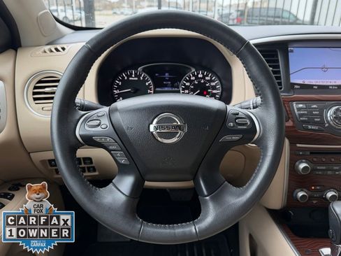 Used 2017 Nissan Pathfinder Platinum w/ Family Entertainment Package image 14