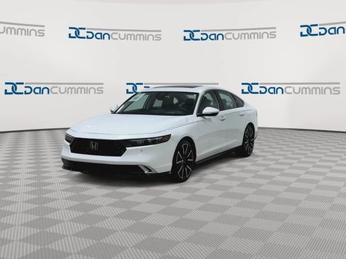 Used 2024 Honda Accord Touring image 5