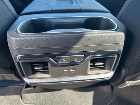 Used 2022 GMC Sierra 1500 SLT w/ SLT Convenience Package image 12