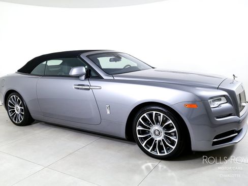 Used 2018 Rolls-Royce Dawn RWD image 6