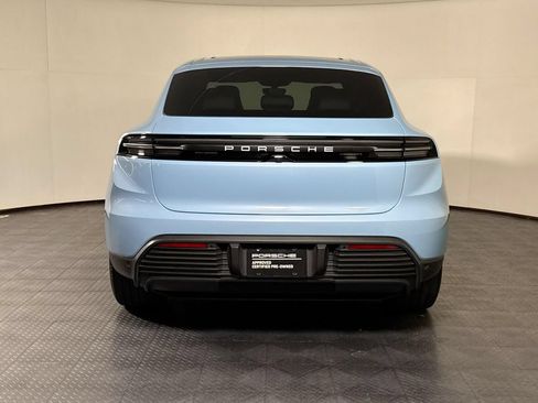 Certified 2025 Porsche Macan 4S Electric AWD/4WD image 6
