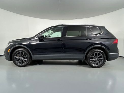 Used 2023 Volkswagen Tiguan SE w/ Panoramic Sunroof Package AWD/4WD image 4