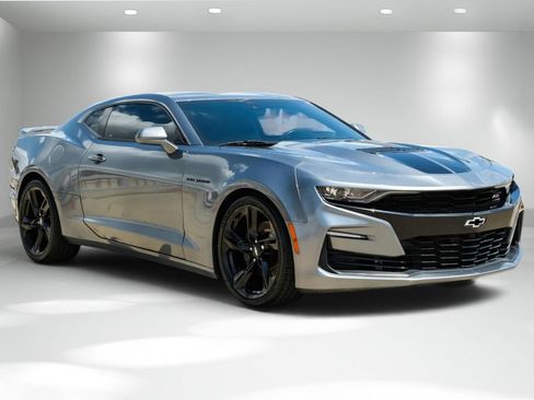 Used 2019 Chevrolet Camaro SS RWD image 5