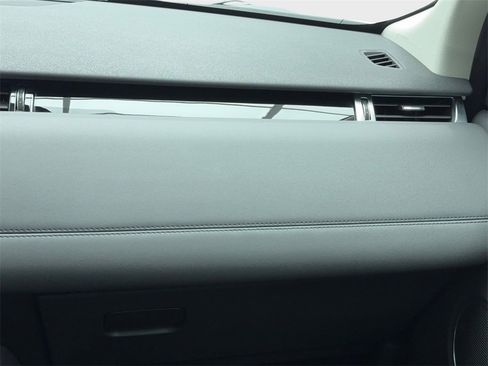 Used 2022 Land Rover Discovery Sport S image 21