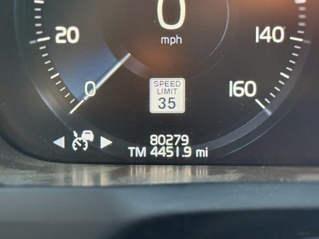 Used 2021 Volvo XC90 T6 Momentum w/ Climate Package AWD/4WD image 6