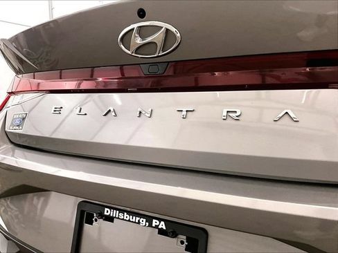 Used 2021 Hyundai Elantra SEL FWD image 13