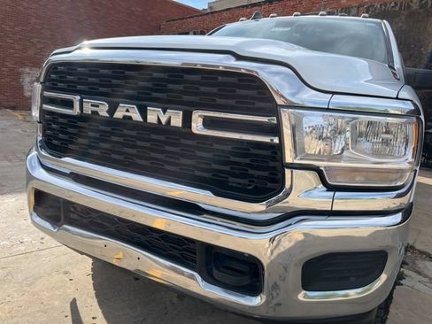 Used 2024 RAM 3500 4x4 Crew Cab DRW image 10
