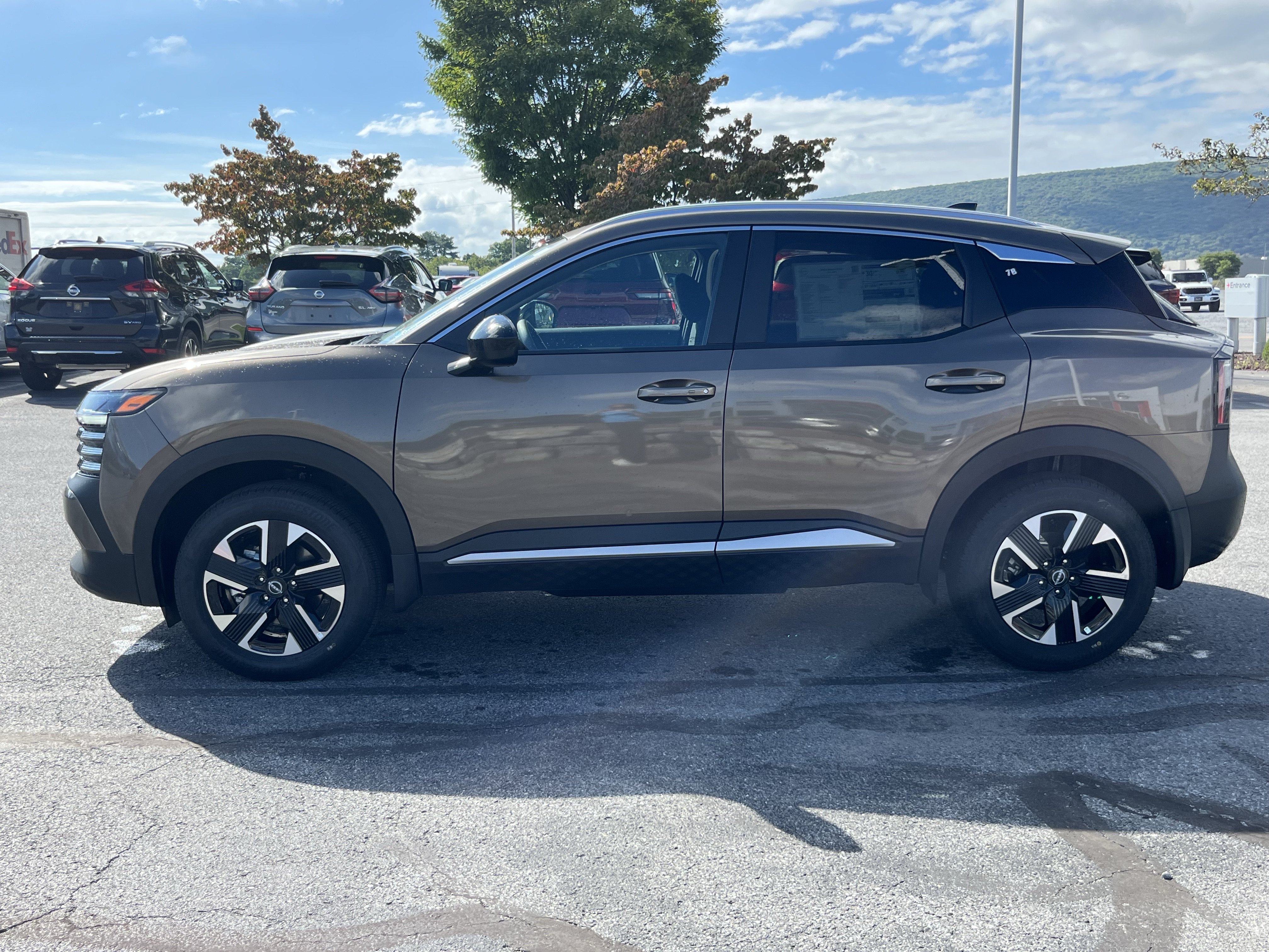 New 2026 Nissan Kicks SV w/ SV Premium Package AWD/4WD image 9