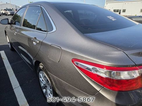 Used 2016 Toyota Camry LE FWD image 6