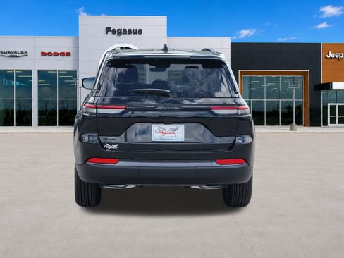 New 2026 Jeep Grand Cherokee Altitude AWD/4WD image 8