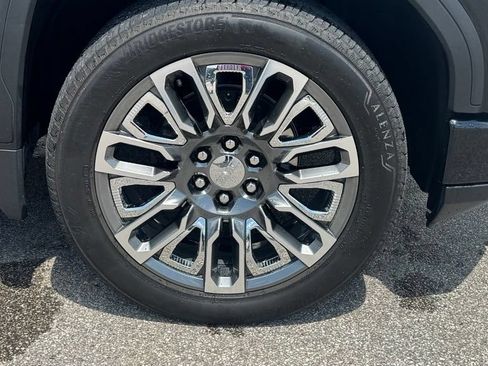 Used 2024 GMC Sierra 1500 Denali Ultimate AWD/4WD image 10