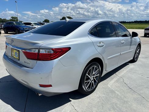 Used 2014 Lexus ES 350 w/ Premium Package FWD image 4