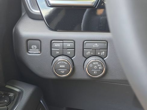 New 2026 Chevrolet Silverado 1500 LT Trail Boss w/ Convenience Package II AWD/4WD image 23