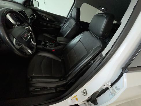 Used 2024 GMC Terrain SLT AWD/4WD image 11