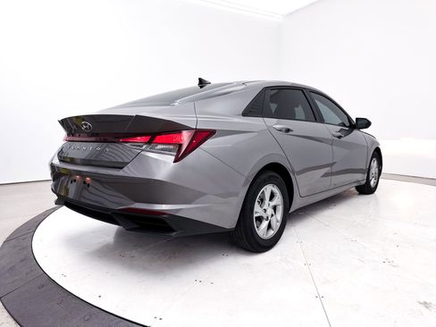 Used 2023 Hyundai Elantra SE image 15