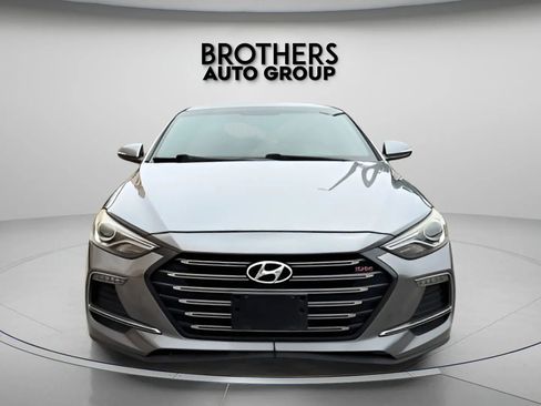 Used 2017 Hyundai Elantra Sport w/ Sport Premium Package 06 FWD image 4