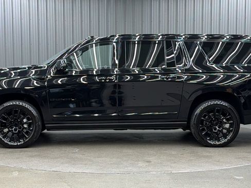 Used 2026 GMC Yukon XL Denali w/ Sun & Power Step Package AWD/4WD image 2