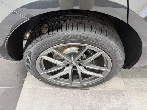 New 2025 Porsche Macan image 8