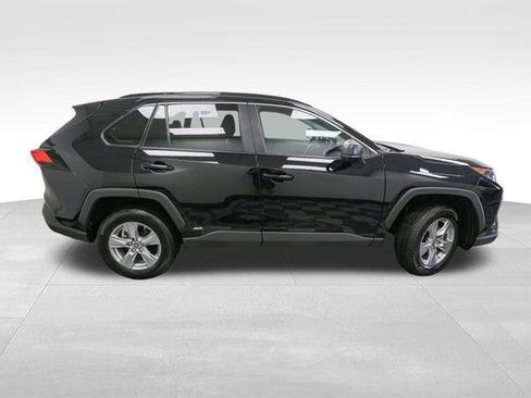 Used 2022 Toyota RAV4 LE image 8
