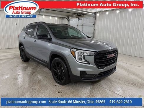 Used 2024 GMC Terrain SLE w/ Driver Convenience Package image 7