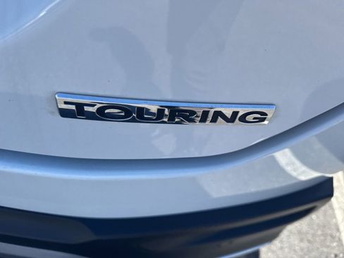 Used 2023 Honda Pilot Touring image 3