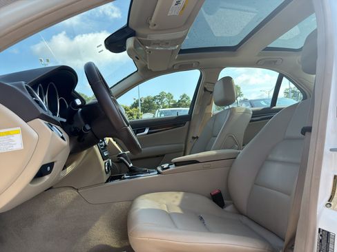 Used 2013 Mercedes-Benz C 250 Sedan image 10