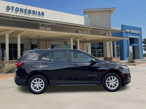 Used 2024 Chevrolet Equinox LS w/ LS Convenience Package FWD image 4