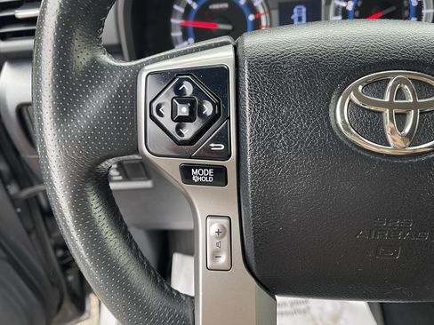 Certified 2019 Toyota 4Runner SR5 AWD/4WD image 19
