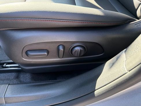 New 2026 Chevrolet Trax RS w/ Sunroof Package FWD image 18