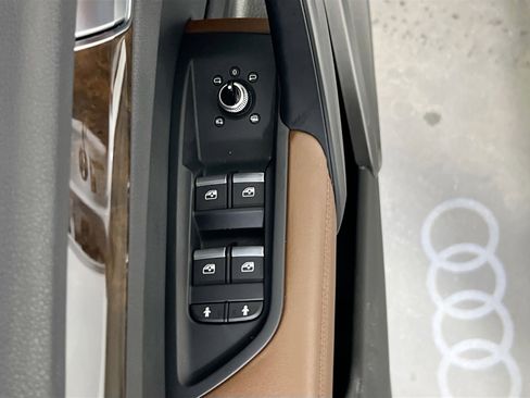 Used 2019 Audi Q5 Premium Plus w/ Premium Plus Package image 18