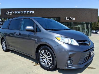 Used 2018 Toyota Sienna XLE
