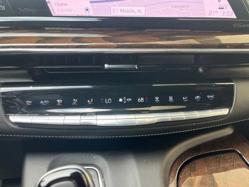 Used 2021 Cadillac Escalade ESV Sport Platinum RWD image 18