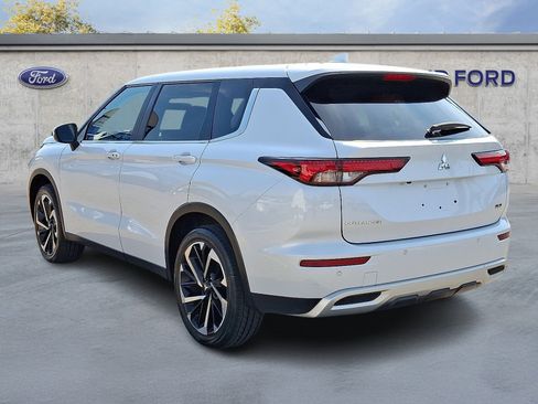 Used 2023 Mitsubishi Outlander SE AWD/4WD image 4
