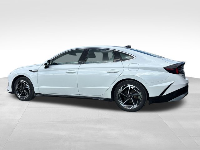 Used 2024 Hyundai Sonata SEL w/ Convenience Package FWD image 4