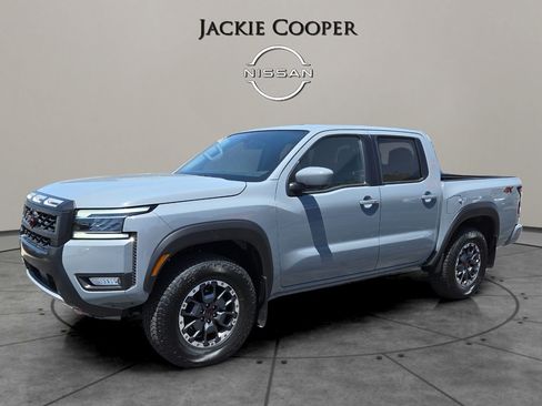 New 2025 Nissan Frontier PRO-4X w/ Pro Convenience Package image 1