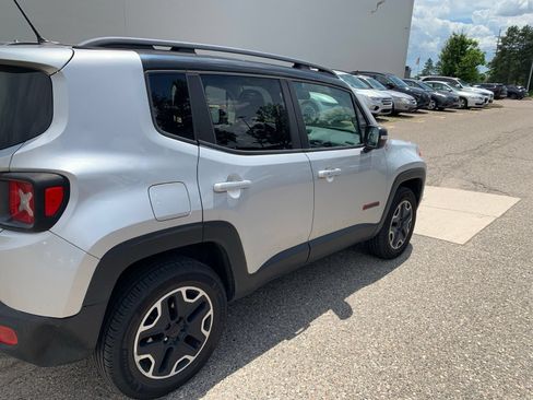 Used 2015 Jeep Renegade Trailhawk w/ Premium Leather Group AWD/4WD image 5
