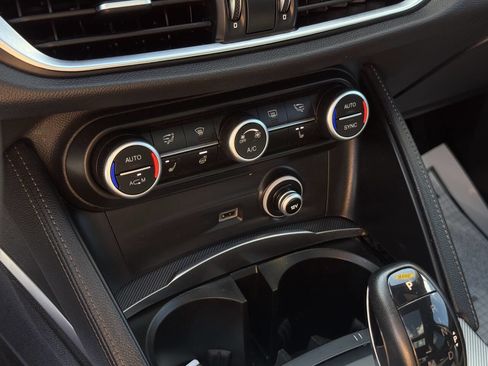 Used 2018 Alfa Romeo Stelvio Ti Sport image 27