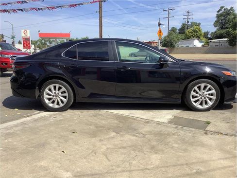Used 2022 Toyota Camry LE FWD image 4