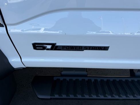 New 2026 Ford F550 4x4 Supercab Super Duty image 7
