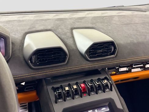 Used 2023 Lamborghini Huracan Tecnica RWD image 18