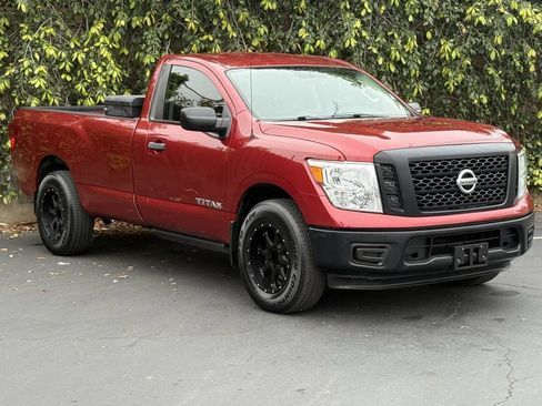 Used 2017 Nissan Titan S image 3