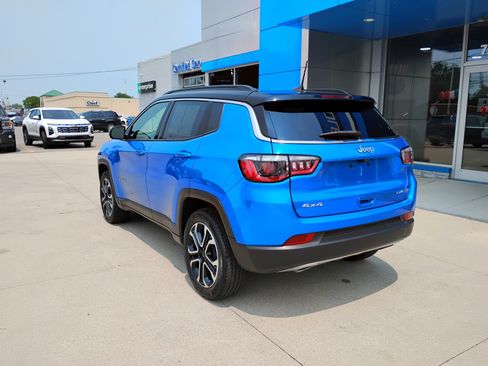 Used 2023 Jeep Compass Limited AWD/4WD image 9